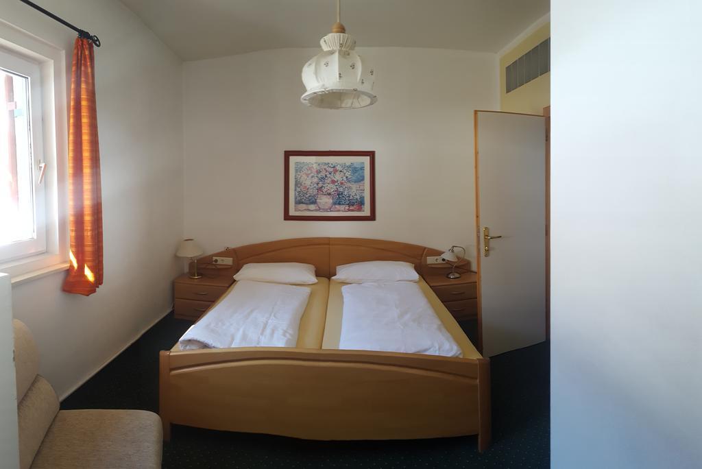 Hotel Sextnerhof Sesto Fiorentino Exterior photo